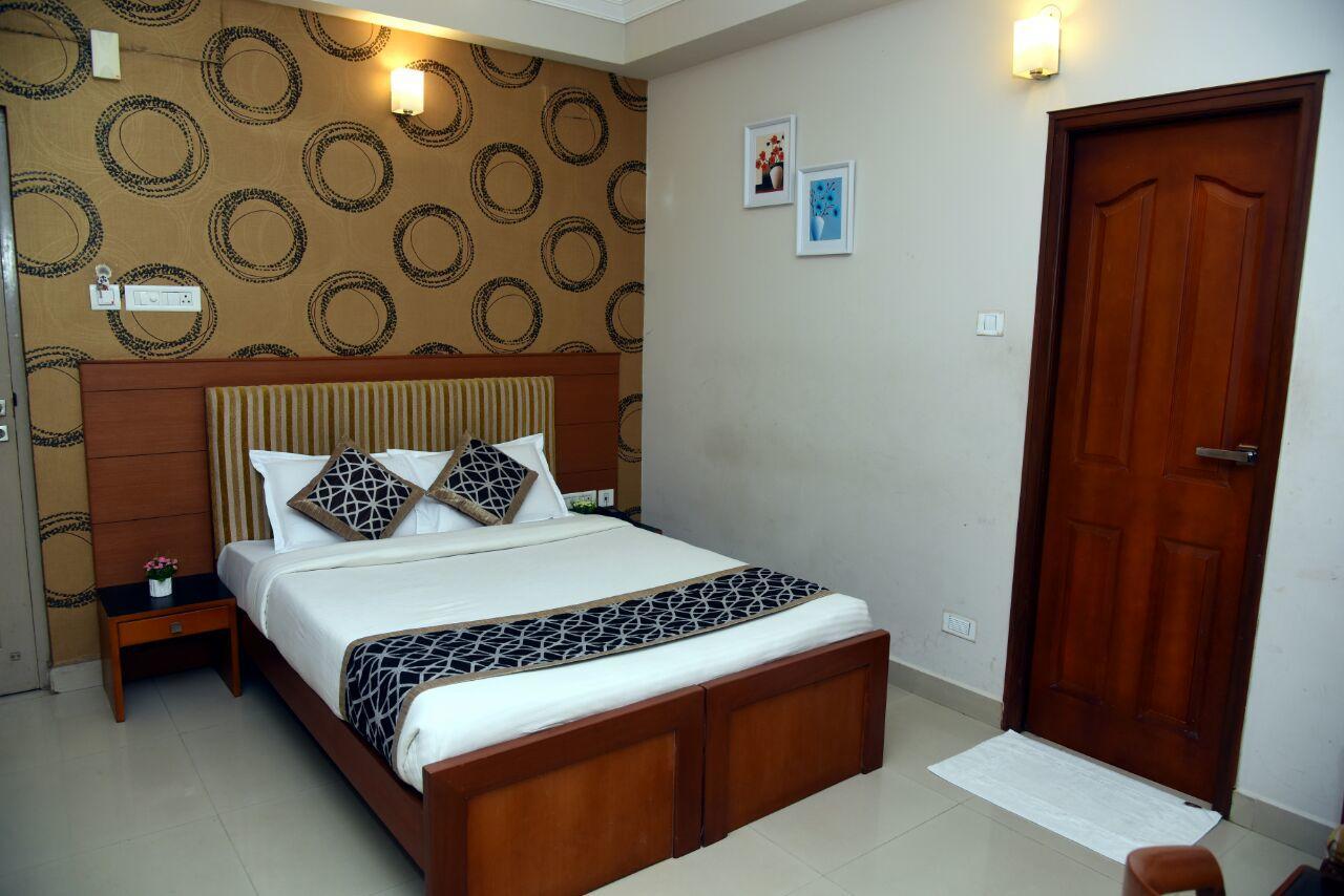 Hotel Pearl International Madras Buitenkant foto