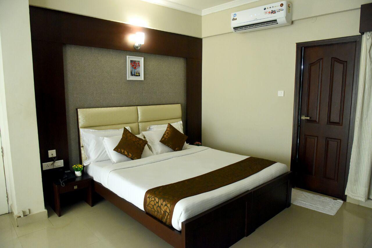 Hotel Pearl International Madras Buitenkant foto